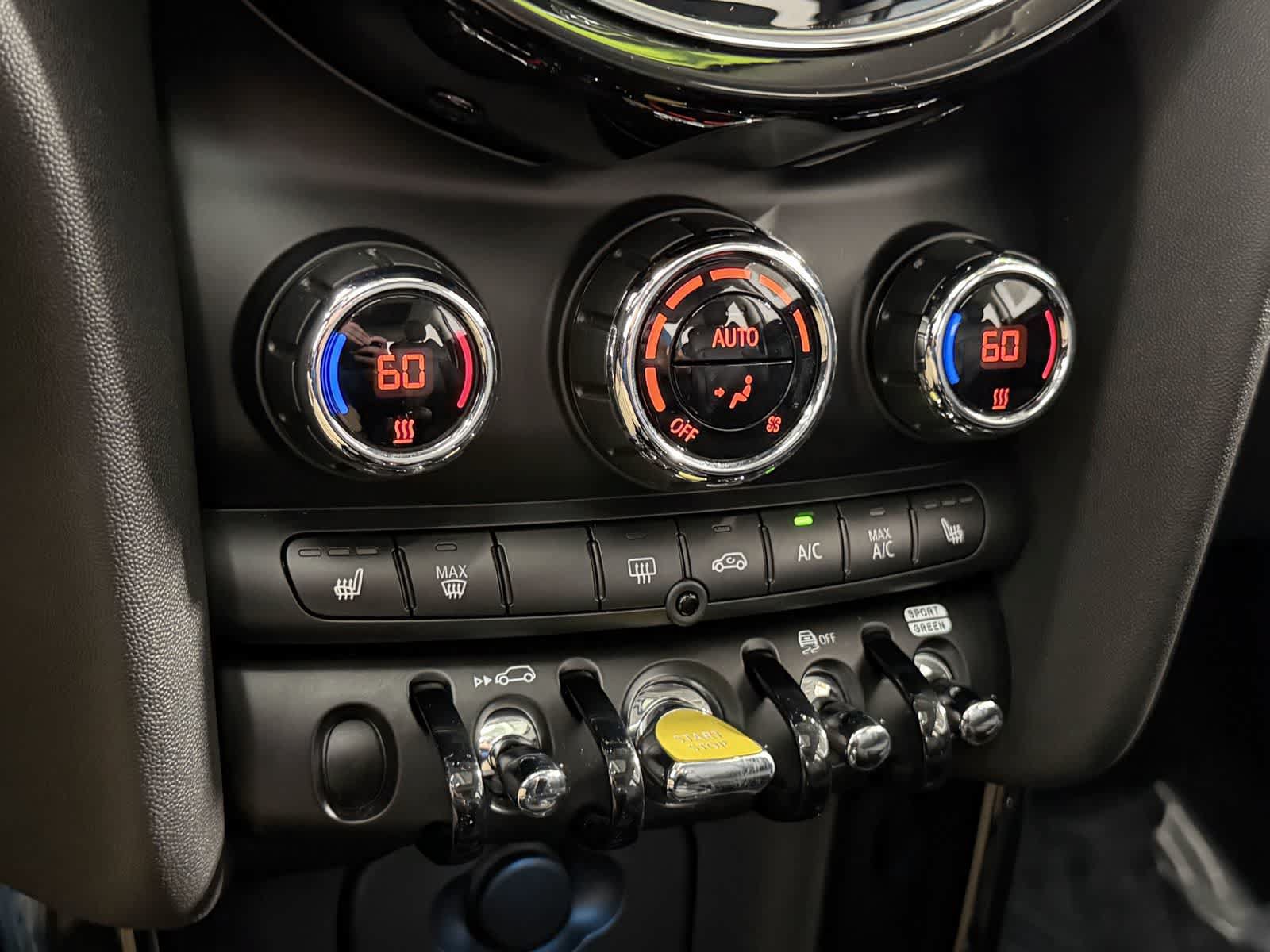 Used 2024 MINI Cooper SE FWD image 21