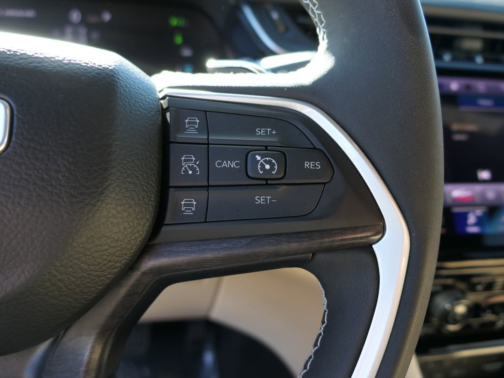 Used 2022 Jeep Grand Cherokee Limited 4xe w/ Luxury Tech Group II image 13