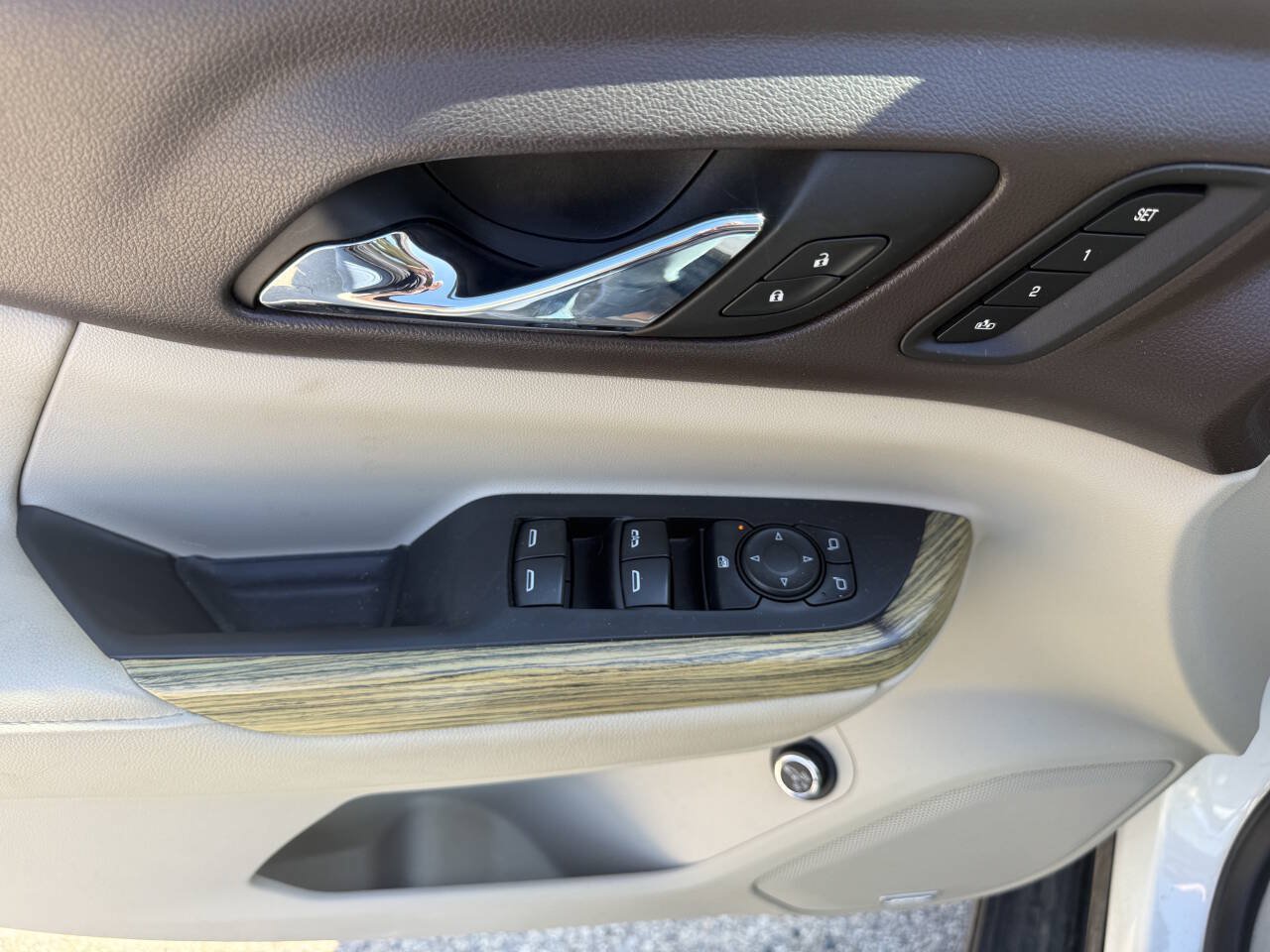 Used 2018 GMC Acadia Denali w/ Technology Package AWD/4WD image 19