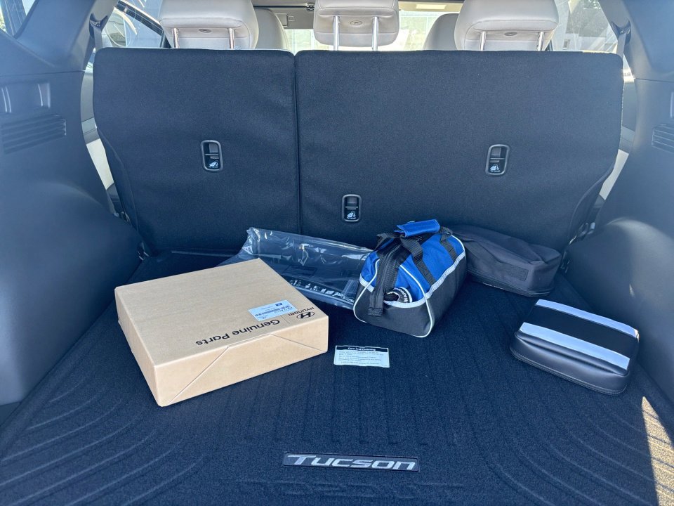 New 2025 Hyundai Tucson Limited image 15