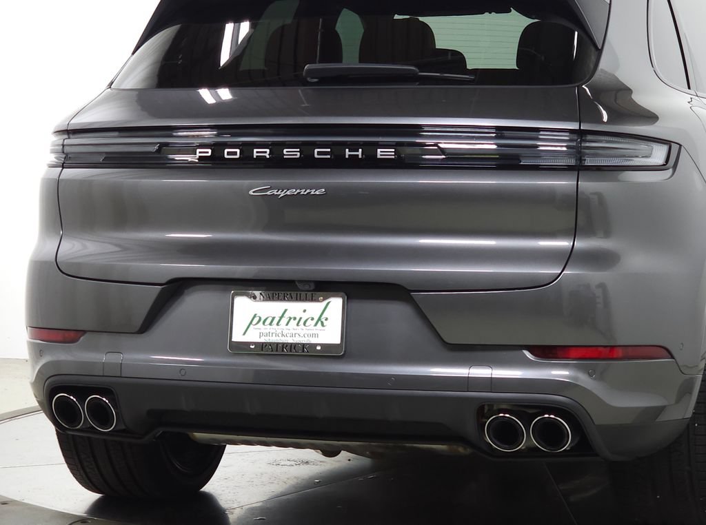Used 2025 Porsche Cayenne E-Hybrid AWD/4WD image 7