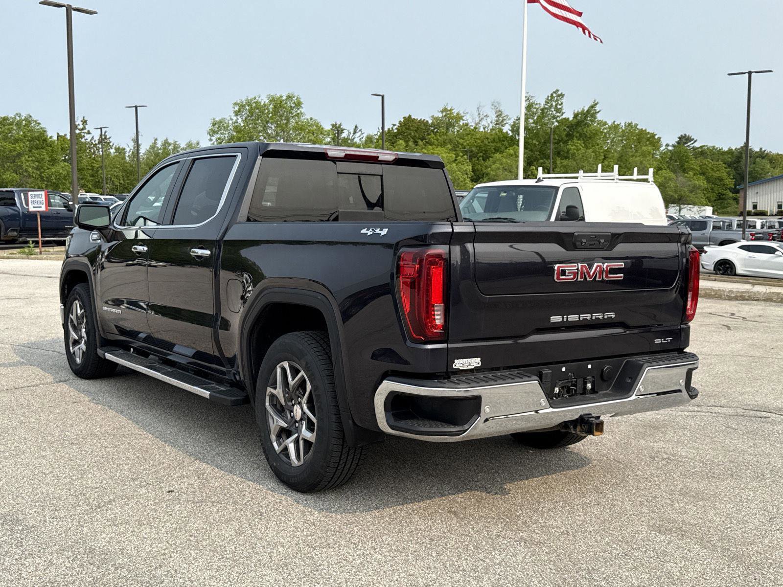 Used 2022 GMC Sierra 1500 SLT w/ SLT Premium Plus Package image 6