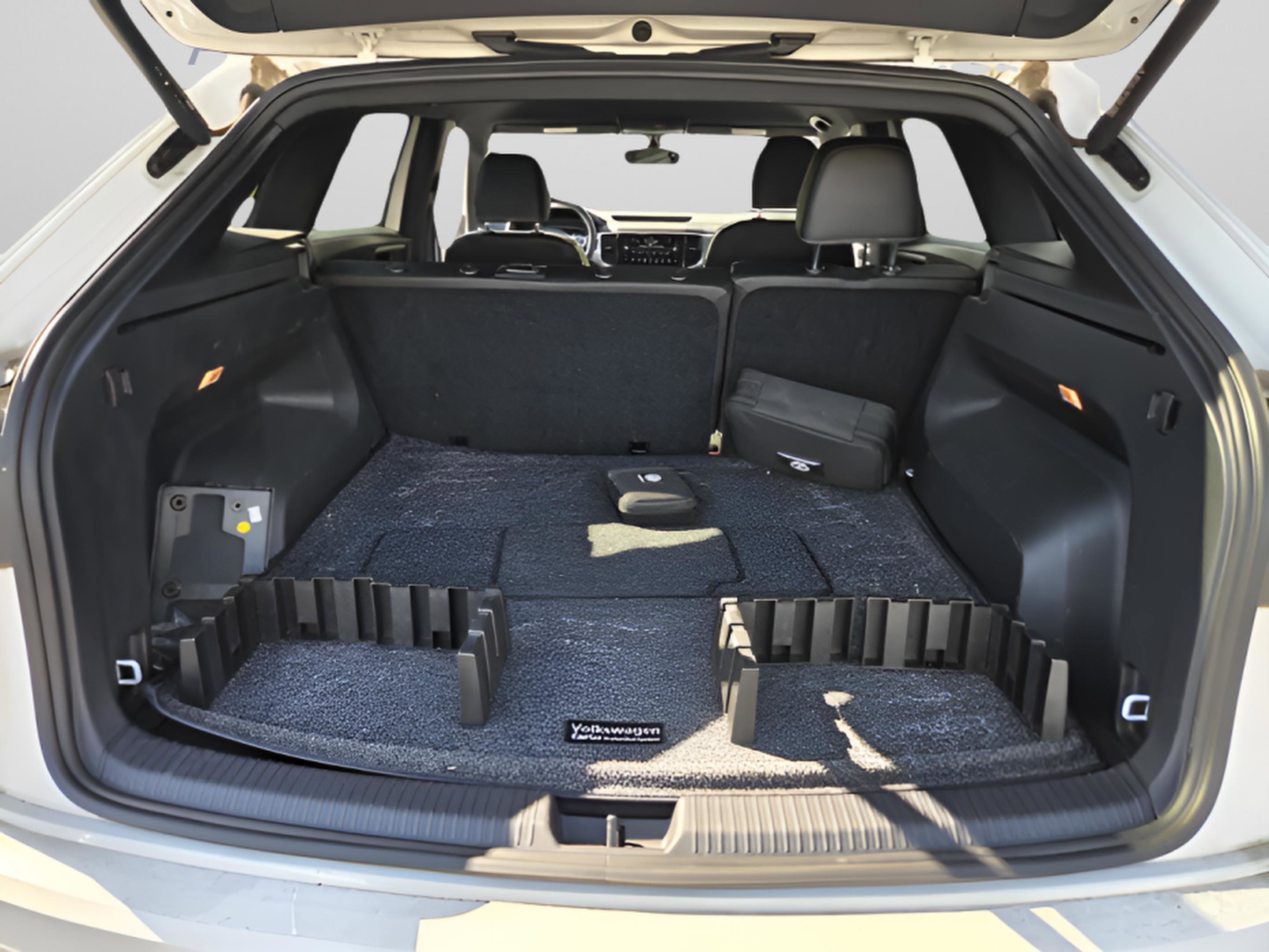 Used 2023 Volkswagen Atlas Cross Sport SE image 25