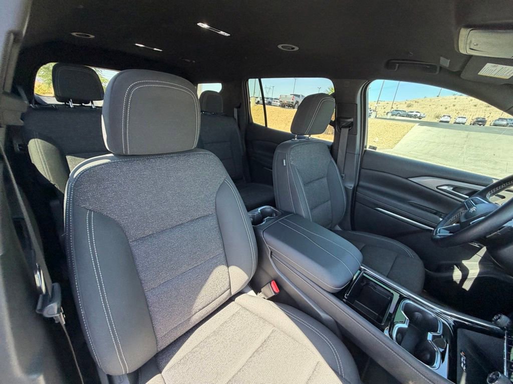 Used 2024 Chevrolet Traverse LT w/ Trailering Package FWD image 15