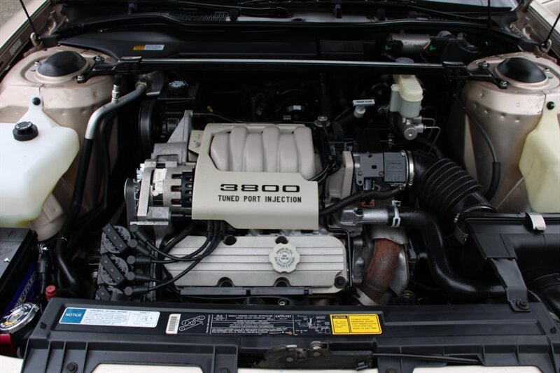 Used 1992 Buick Le Sabre Limited FWD image 16