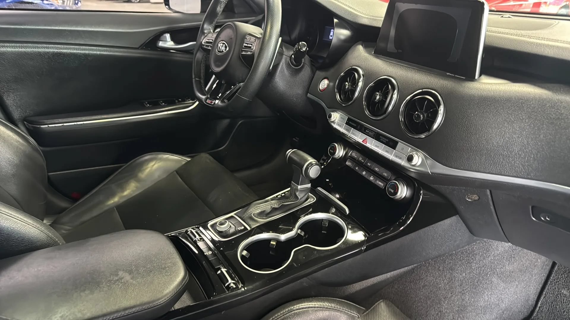 Used 2020 Kia Stinger GT-Line w/ Sun & Sound Package RWD image 11