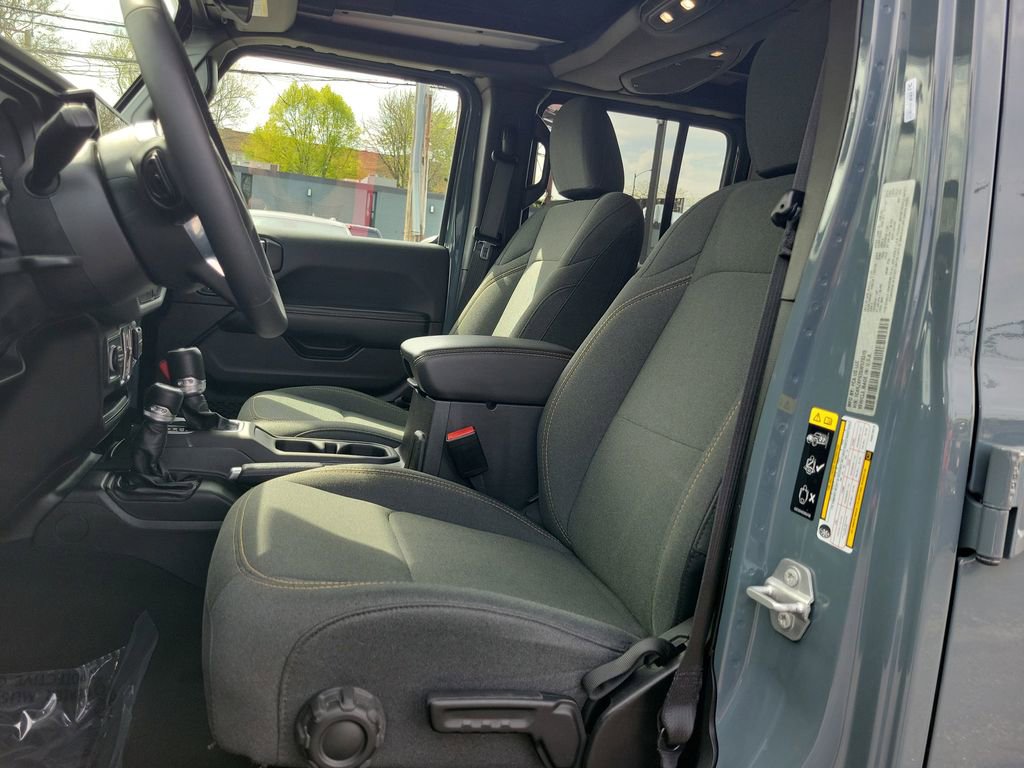 Certified 2025 Jeep Wrangler Unlimited Sahara w/ Safety Group AWD/4WD image 20