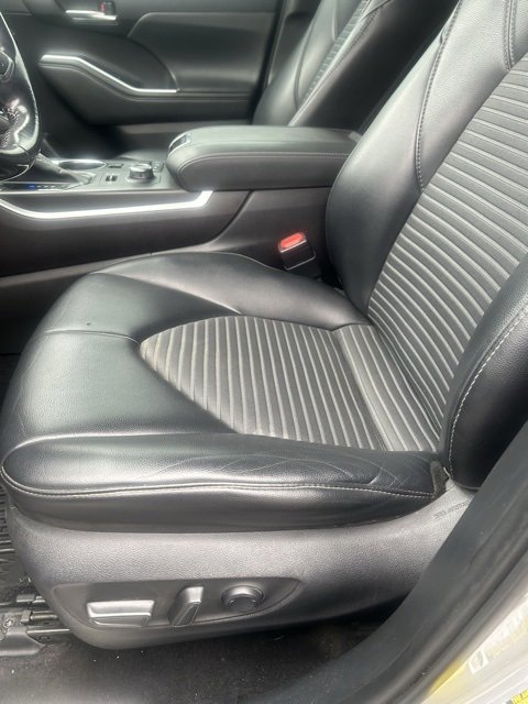 Used 2021 Toyota Highlander XSE image 14