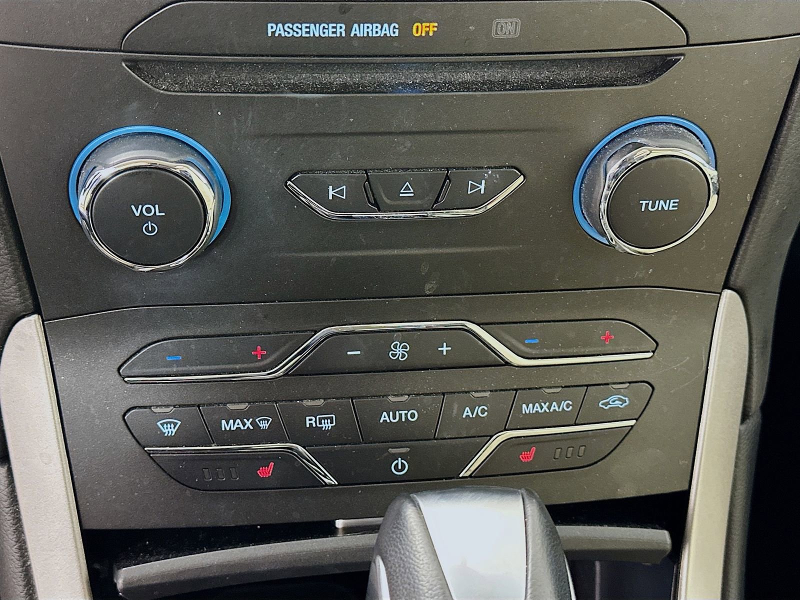 Used 2017 Ford Edge SEL w/ Equipment Group 201A AWD/4WD image 20
