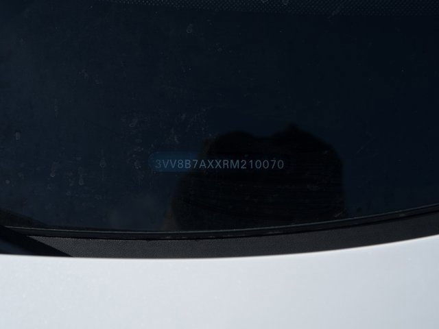 Certified 2024 Volkswagen Tiguan SE R-Line image 31