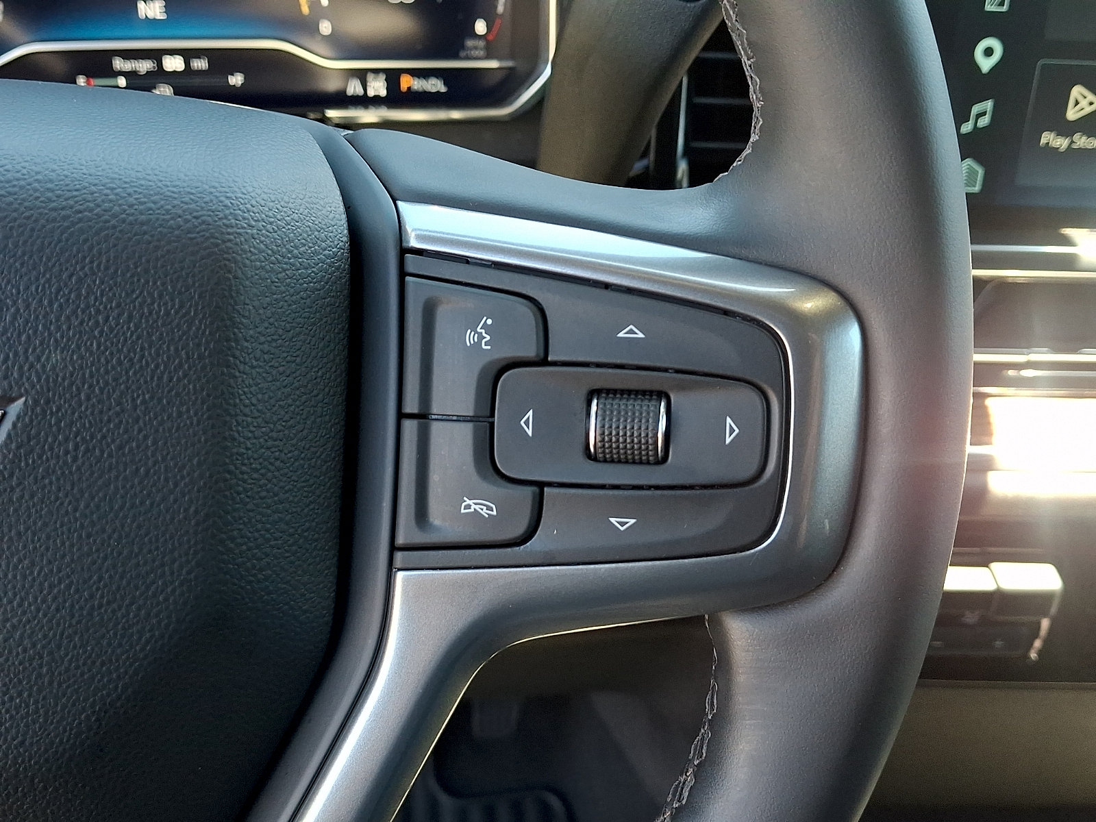 Used 2025 Chevrolet Silverado 1500 LT AWD/4WD image 23