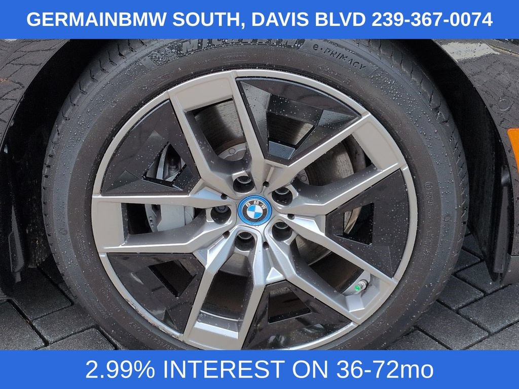 Used 2024 BMW i5 eDrive40i w/ Premium Package RWD image 12