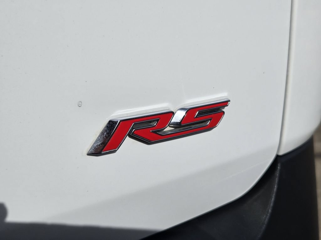 Used 2023 Chevrolet Traverse RS w/ LPO, Floor Liner Package AWD/4WD image 13
