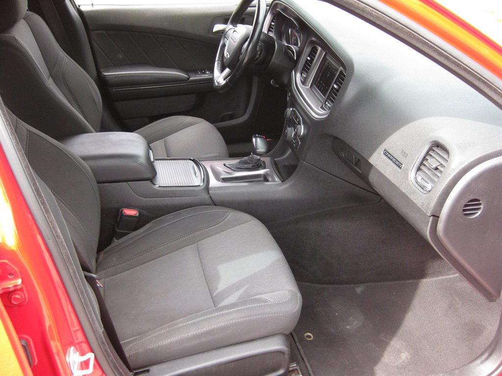 Used 2019 Dodge Charger SXT image 29