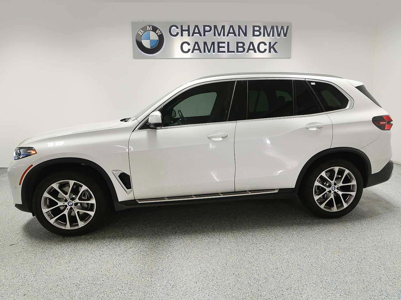 Certified 2024 BMW X5 xDrive40i w/ Executive Package image 3
