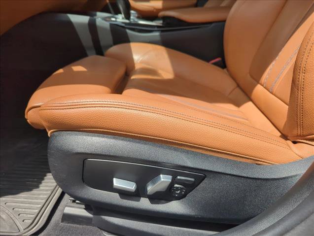 Used 2019 BMW 530i xDrive w/ Convenience Package image 9