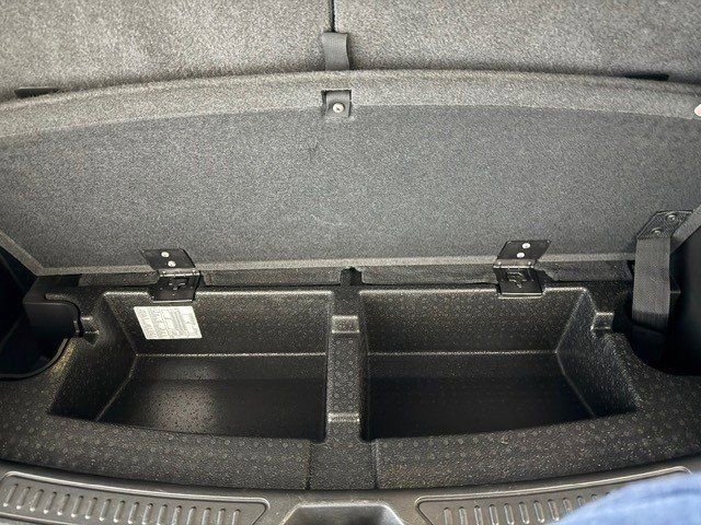 Used 2019 GMC Acadia SLT image 9