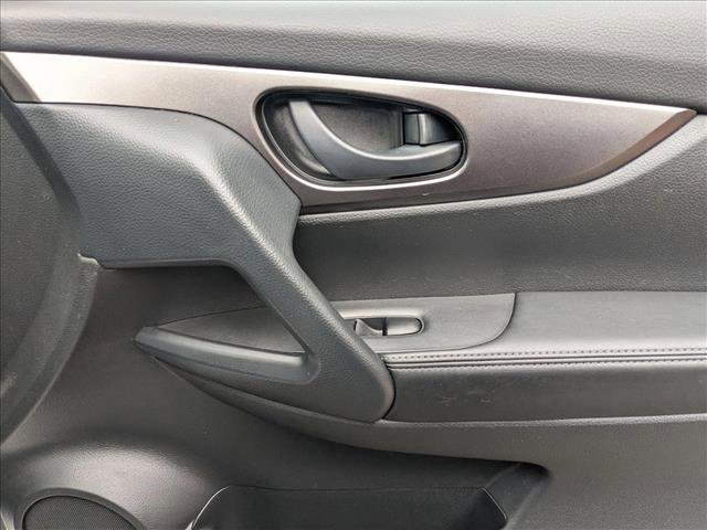 Used 2020 Nissan Rogue Sport S image 25