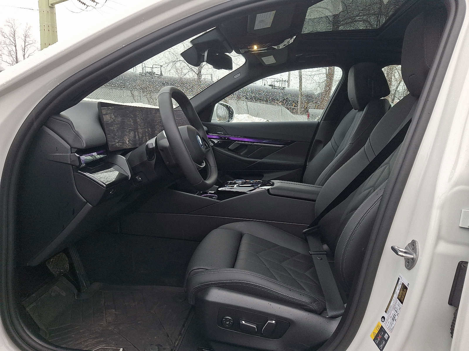 Used 2025 BMW i5 xDrive40 w/ Premium Package image 13