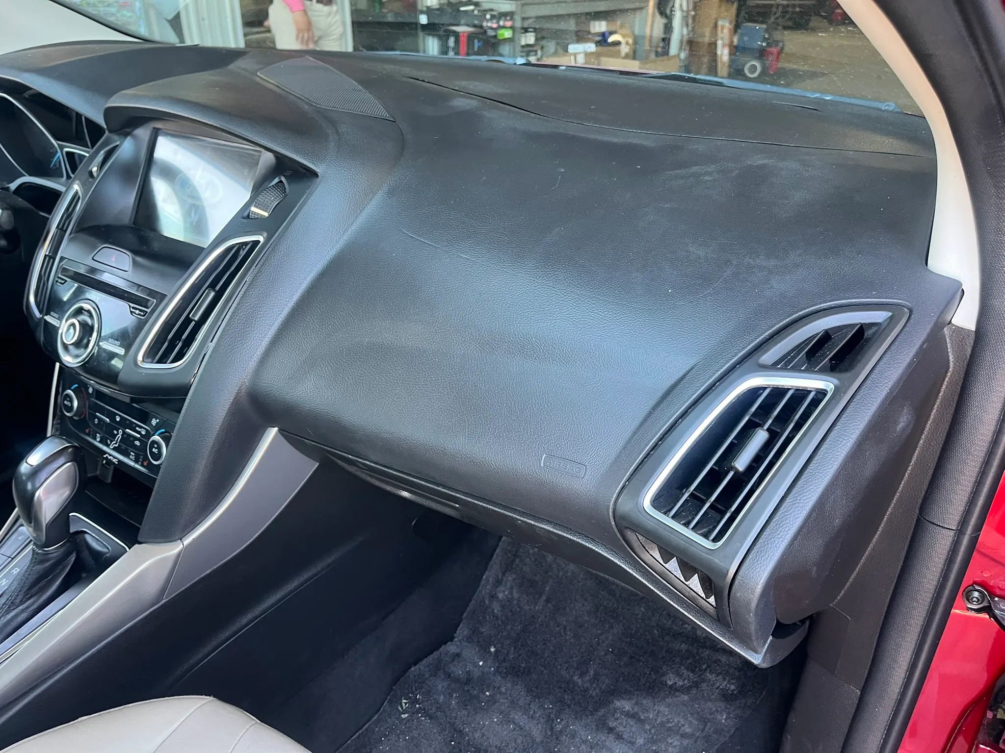 Used 2017 Ford Focus Titanium image 18