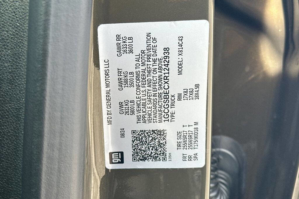 Used 2024 Chevrolet Colorado W/T image 28