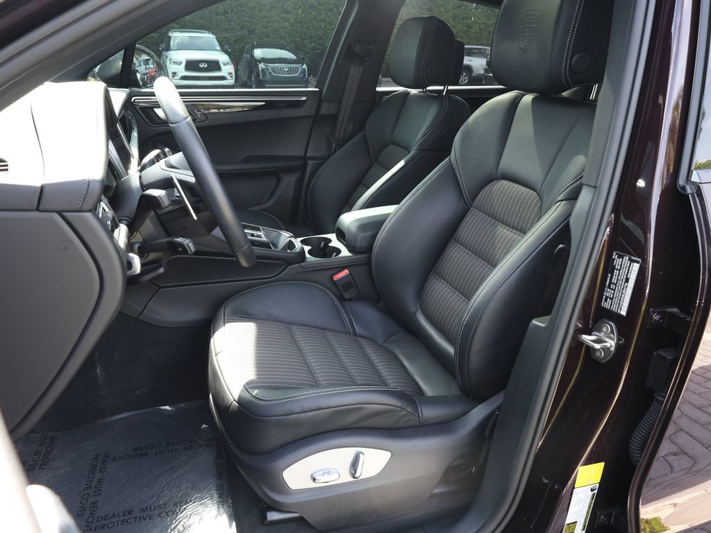 Used 2025 Porsche Macan Turbo AWD/4WD image 15