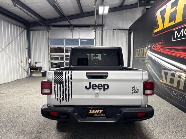 Used 2023 Jeep Gladiator Sport AWD/4WD image 15