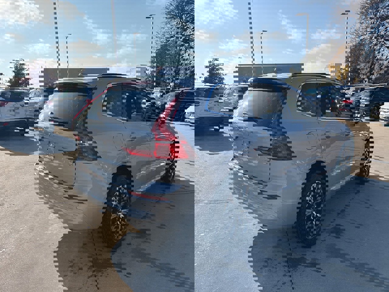 Certified 2023 Volvo XC60 B5 Core image 5