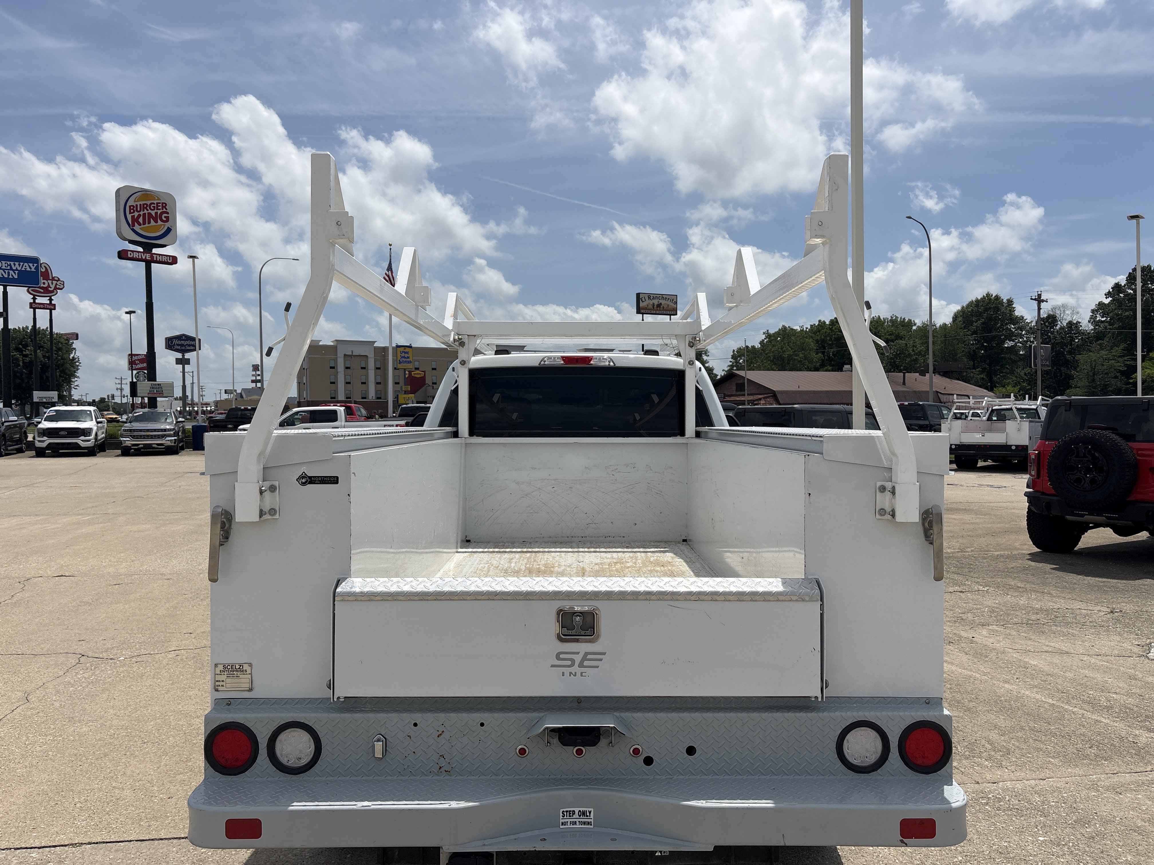 Used 2024 Ford F350 XL w/ Snow Plow/Camper Package AWD/4WD image 4
