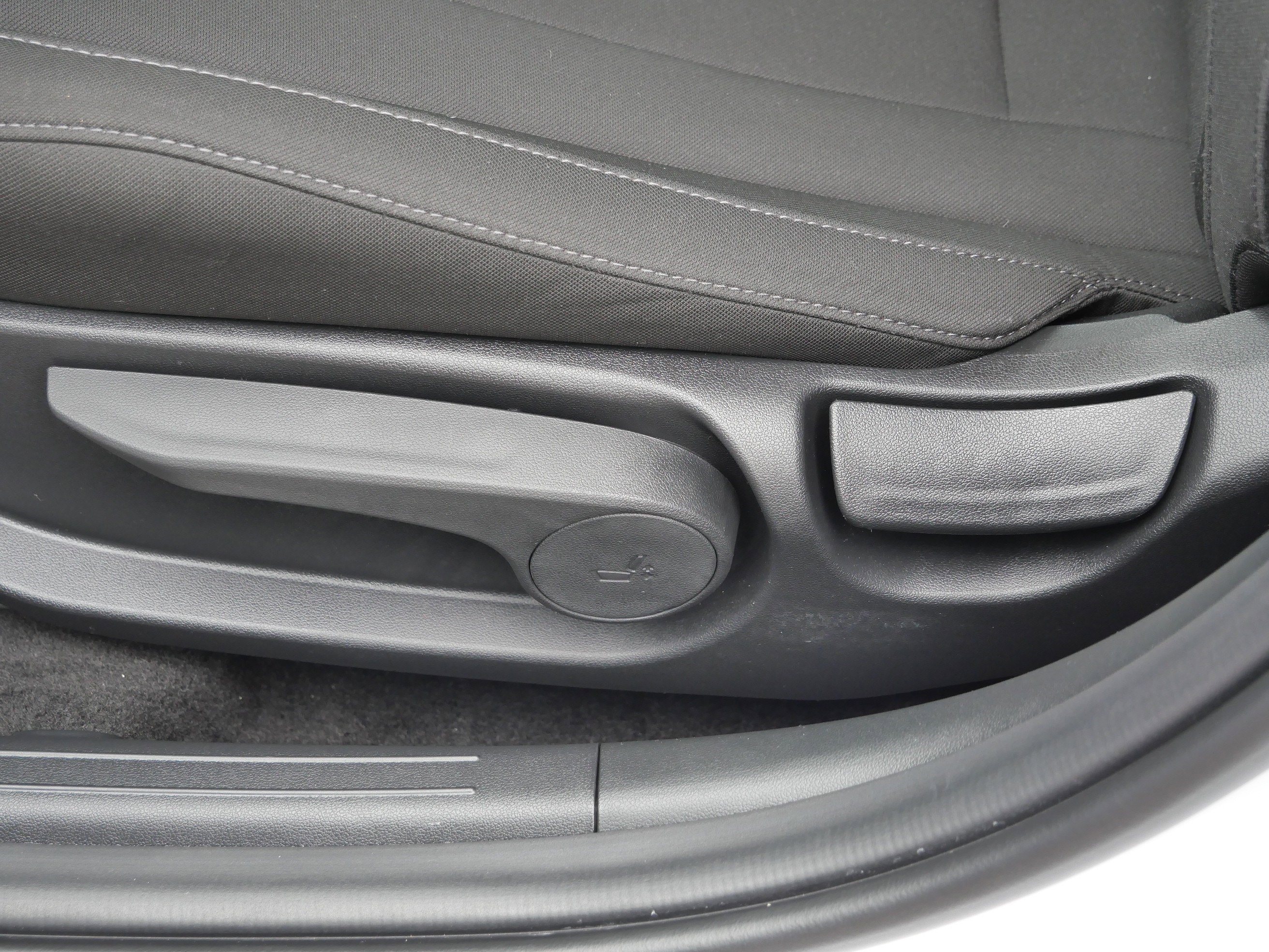 Used 2025 Hyundai Elantra Sport image 20