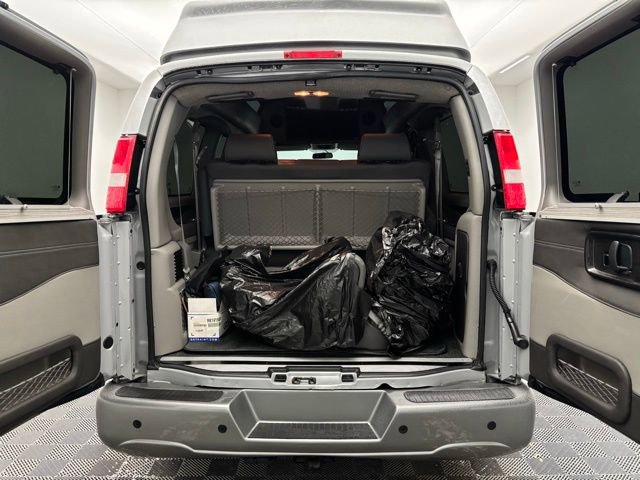 Used 2022 GMC Savana 2500 Mobility w/ Enhanced Convenience Package image 18