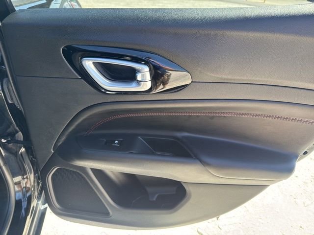 Used 2025 Jeep Compass Trailhawk image 21