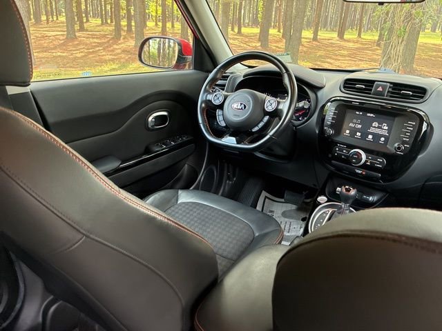 Used 2018 Kia Soul ! FWD image 25