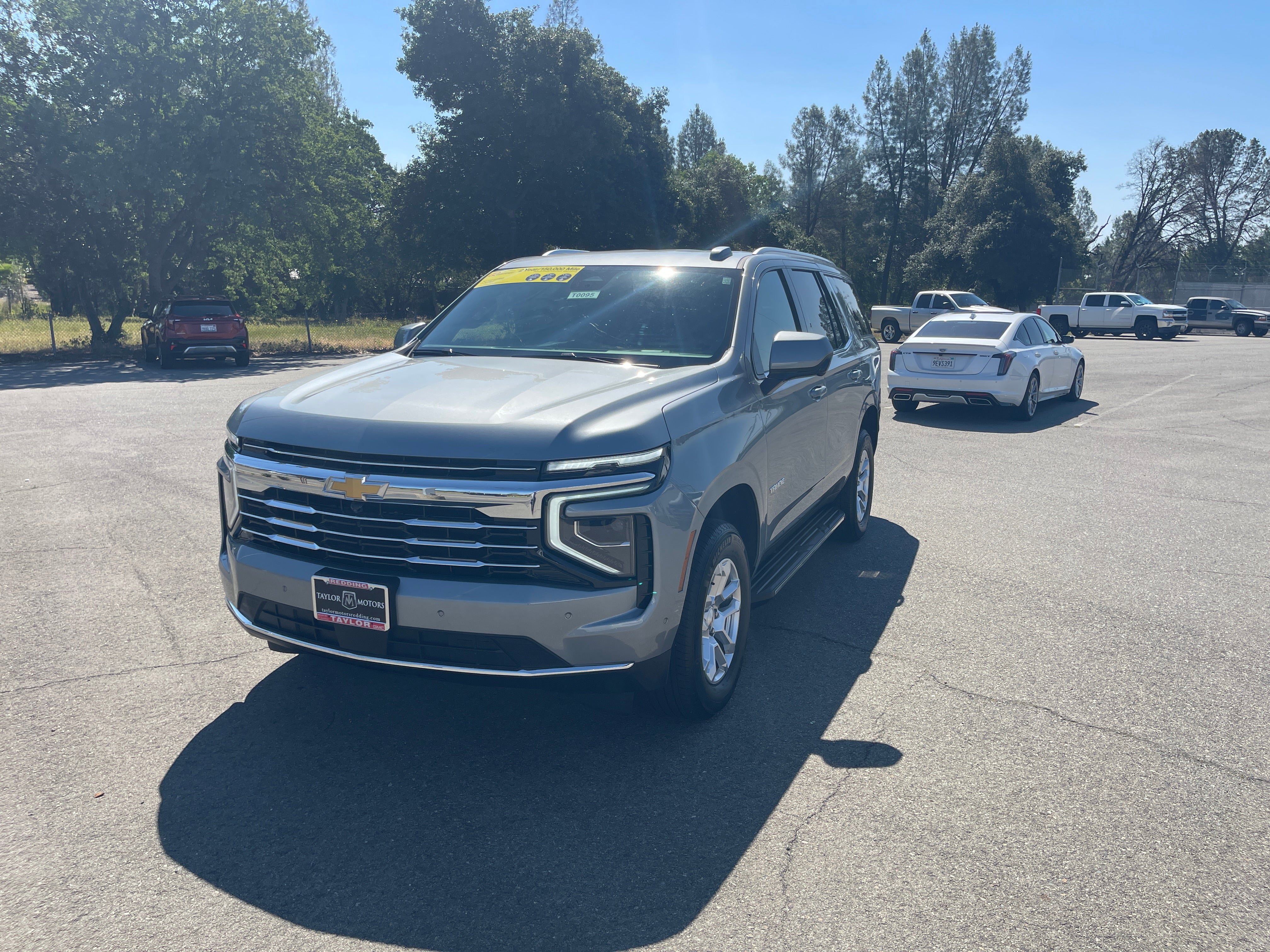 Used 2025 Chevrolet Tahoe LT AWD/4WD image 1