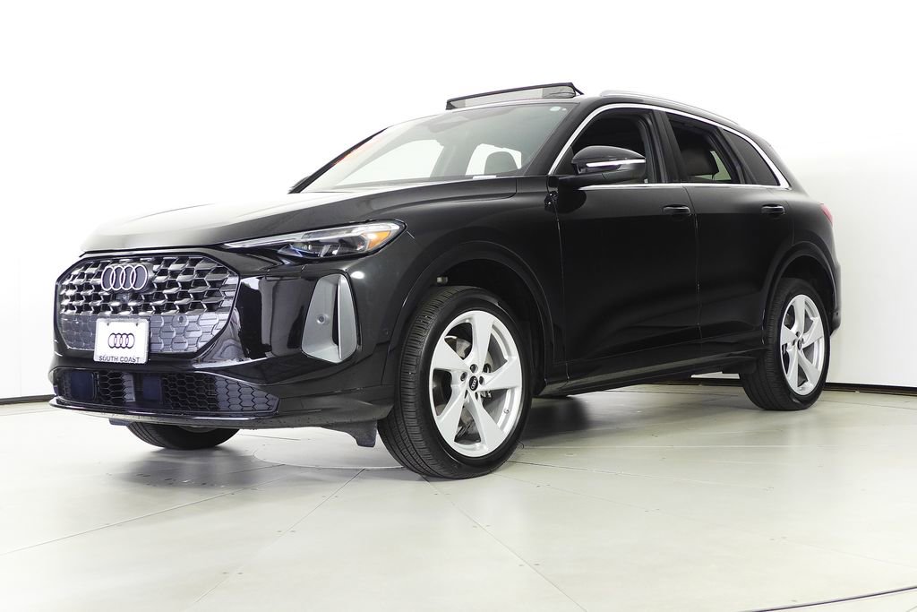 Used 2025 Audi Q5 Premium Plus w/ Premium Plus image 2