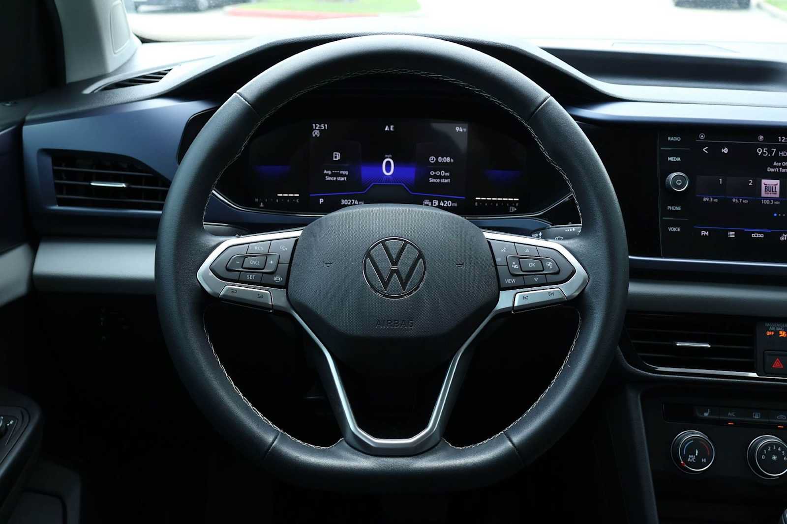 Used 2022 Volkswagen Taos SE FWD image 15