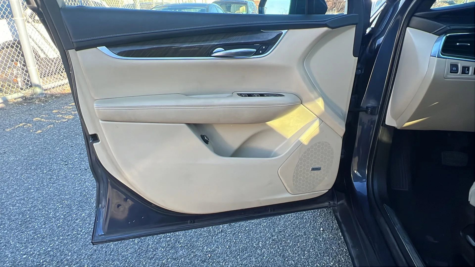 Used 2019 Cadillac XT5 FWD image 22