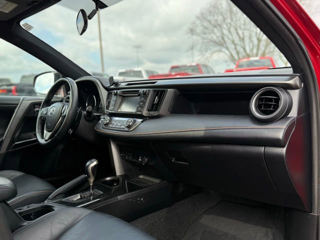 Used 2016 Toyota RAV4 SE image 20