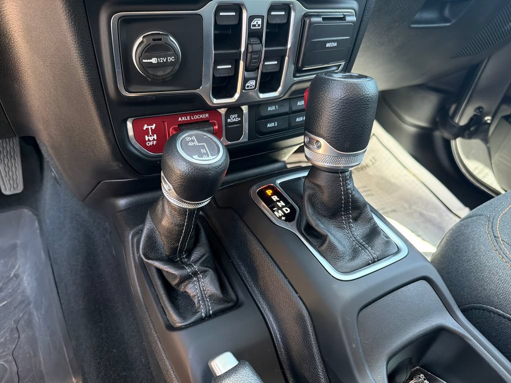 Used 2024 Jeep Wrangler Unlimited Sport AWD/4WD image 31