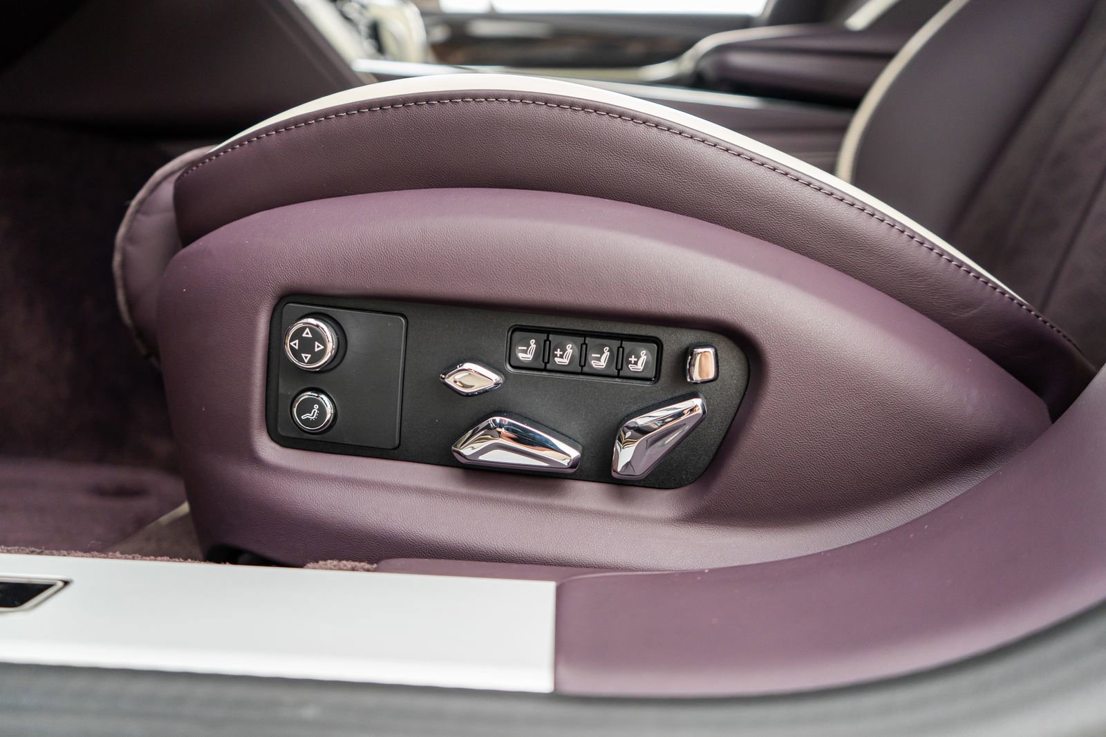 Certified 2025 Bentley Flying Spur Plug-In Hybrid AWD/4WD image 27