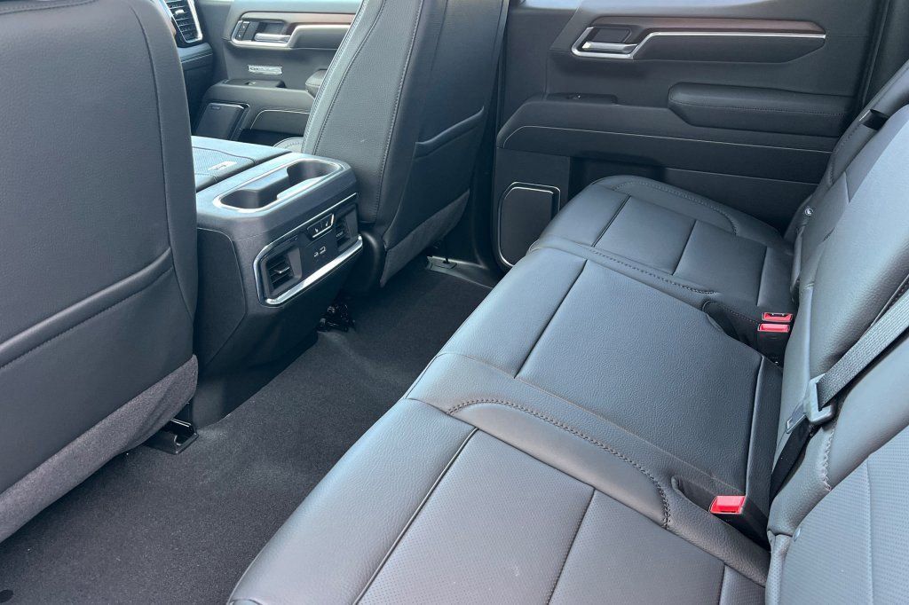 New 2026 GMC Sierra 1500 Denali AWD/4WD image 9