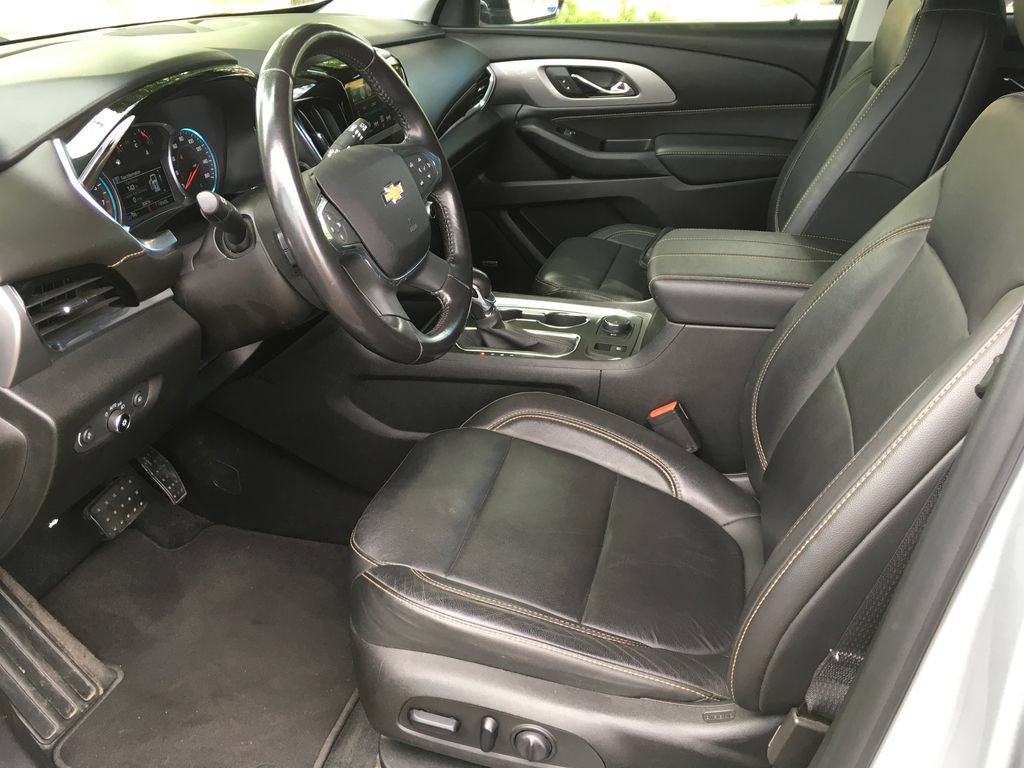 Used 2019 Chevrolet Traverse LT w/ LT Premium Package AWD/4WD image 23