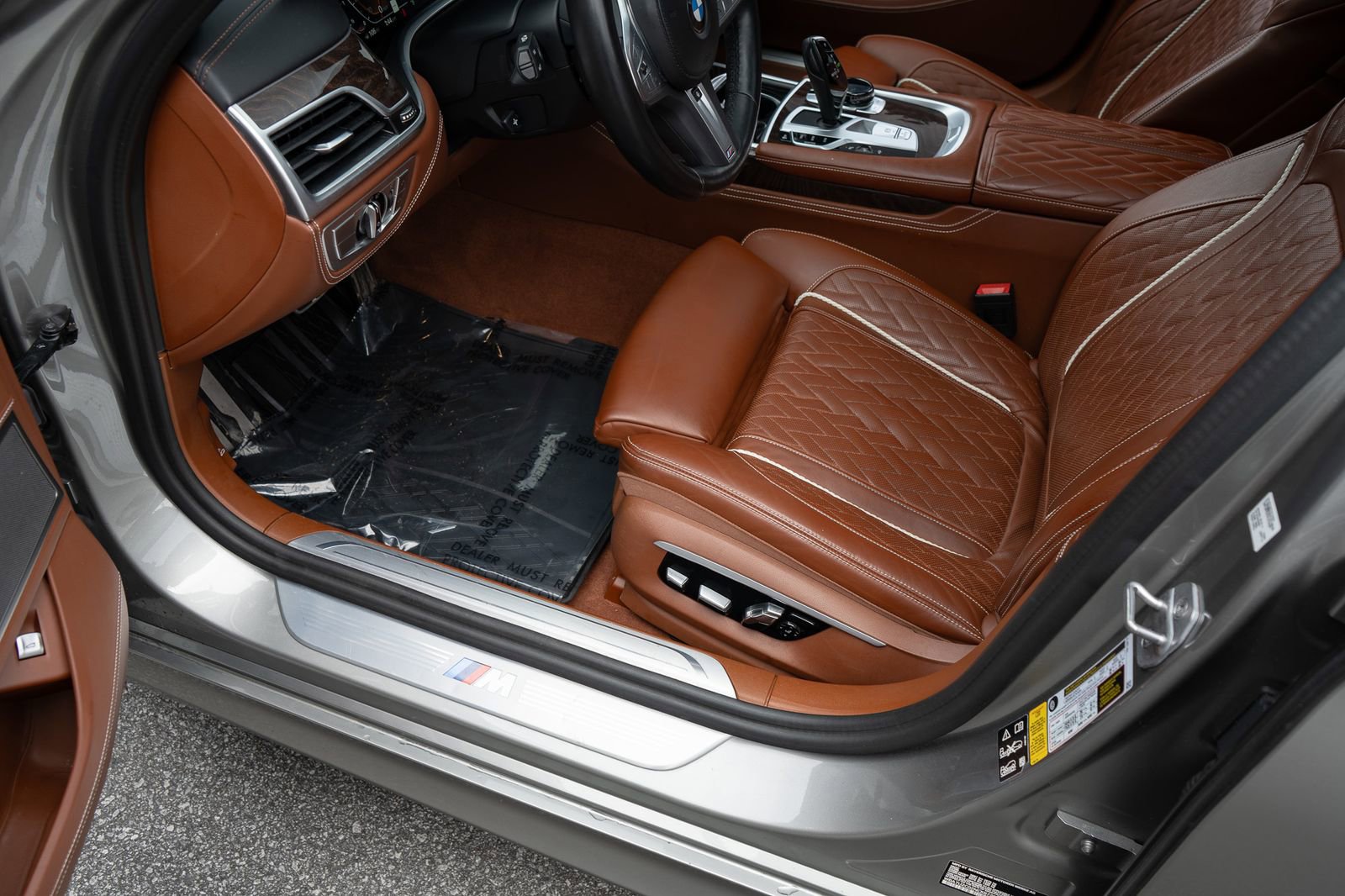 Used 2022 BMW 750i xDrive w/ Autobahn Package image 29