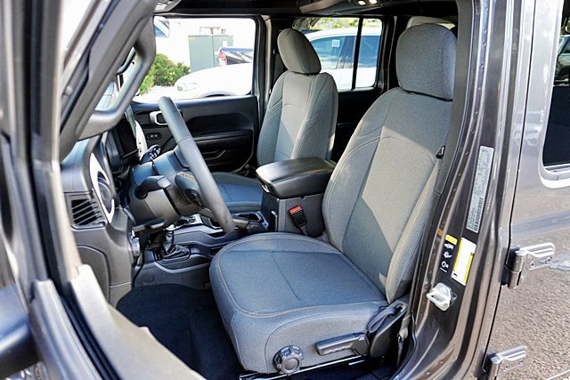 Used 2024 Jeep Wrangler Unlimited Sport AWD/4WD image 22