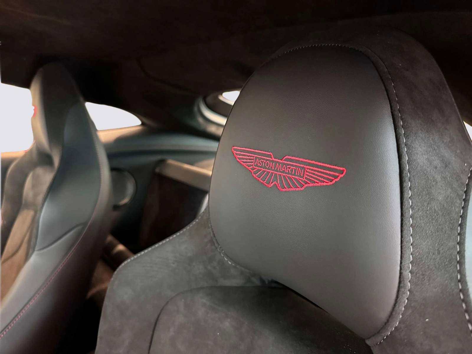 New 2025 Aston Martin V8 Vantage Coupe image 8