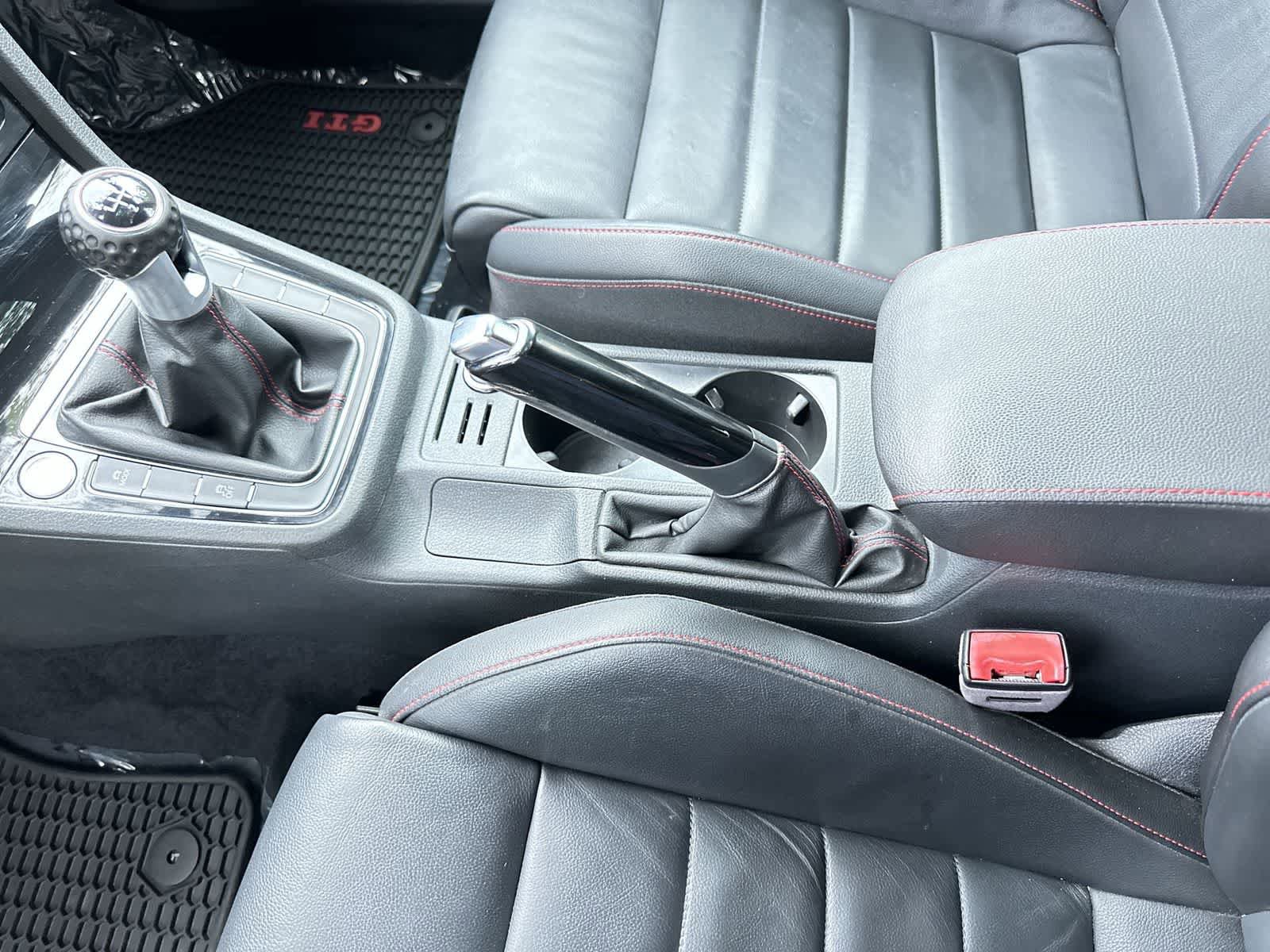 Used 2018 Volkswagen GTI SE w/ SE Leather Package FWD image 17