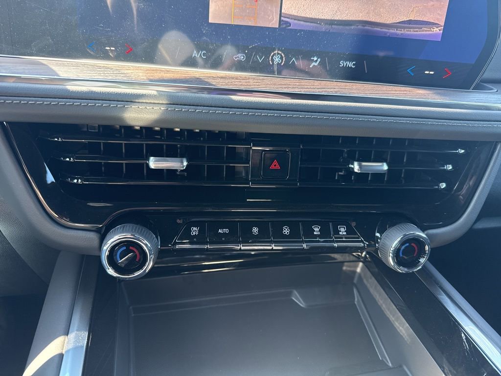 New 2026 Chevrolet Suburban LS image 25