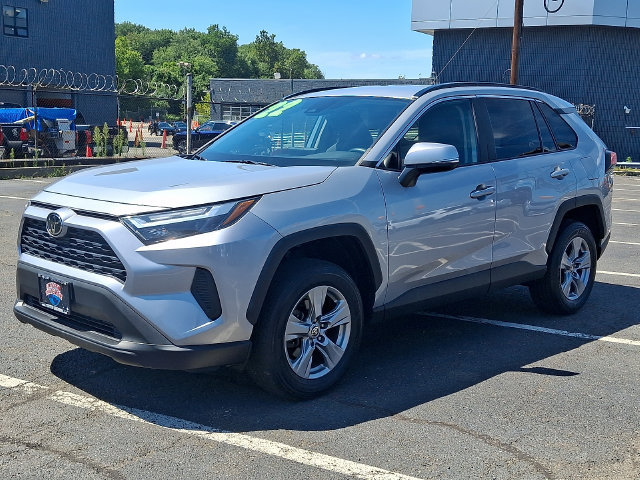 Certified 2022 Toyota RAV4 XLE AWD/4WD image 2