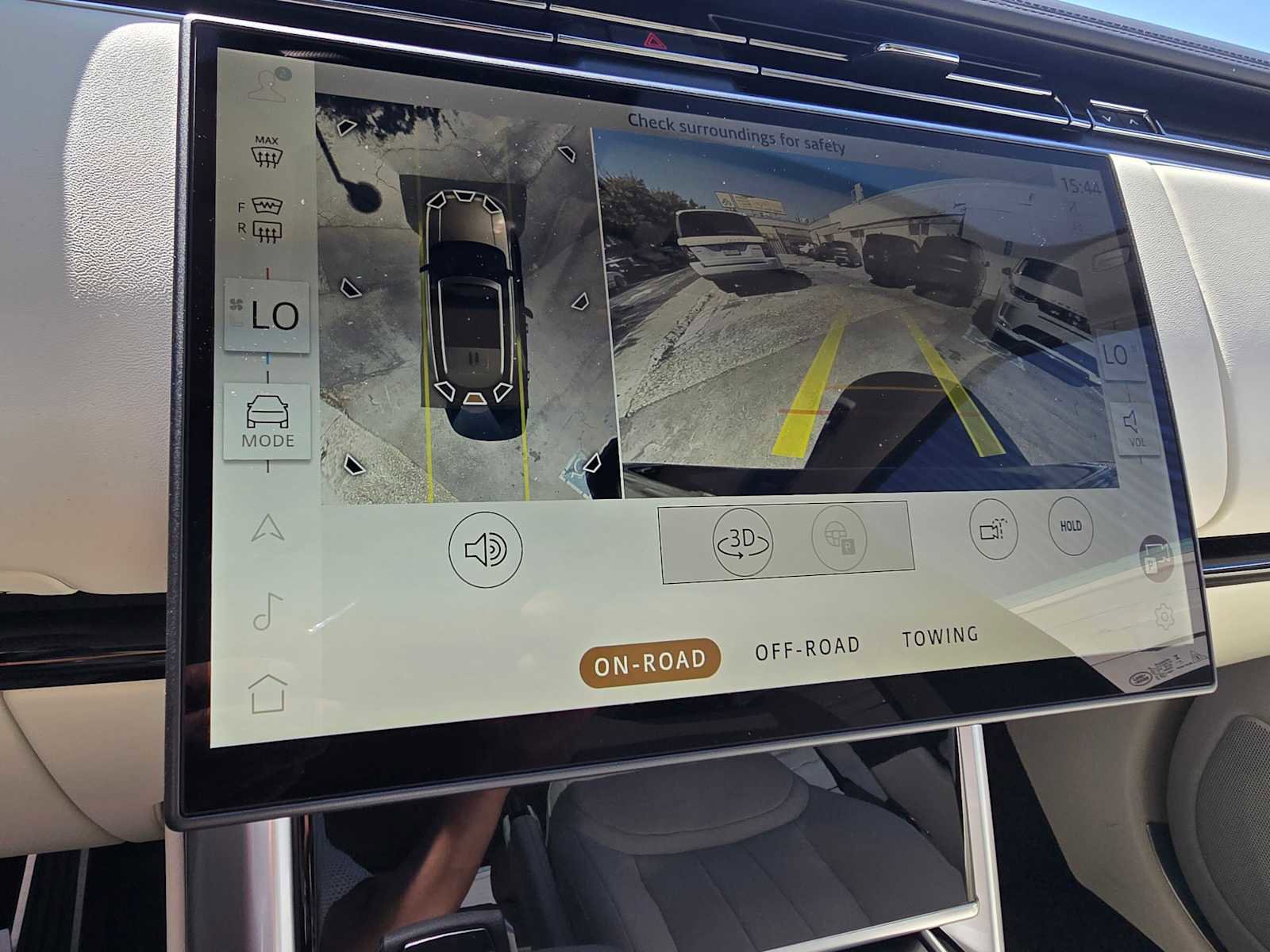 New 2025 Land Rover Range Rover SE image 30