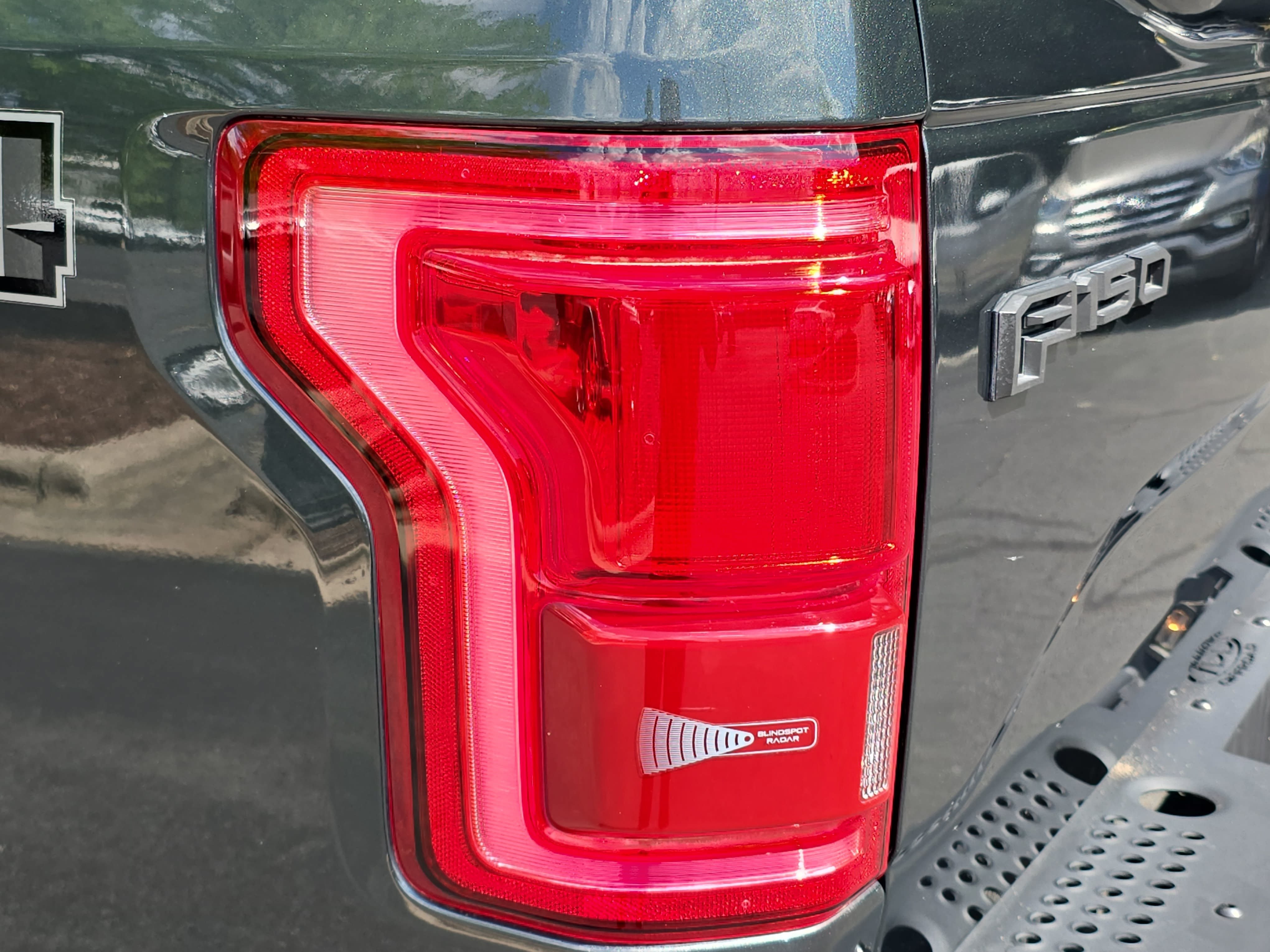 Used 2015 Ford F150 Lariat w/ Equipment Group 501A Mid AWD/4WD image 32